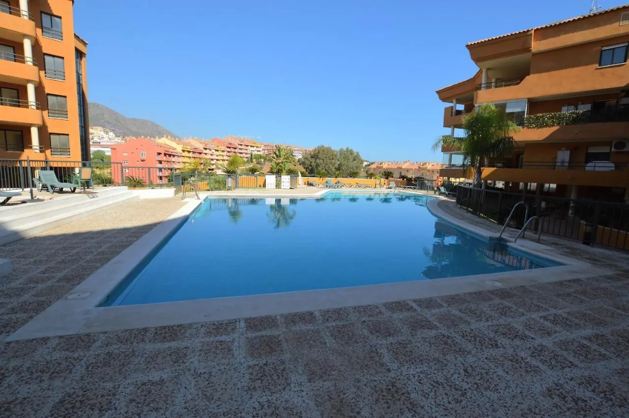 Апартаменты Sun Hill Los Pacos 2 Bed Apt Фуэнхирола